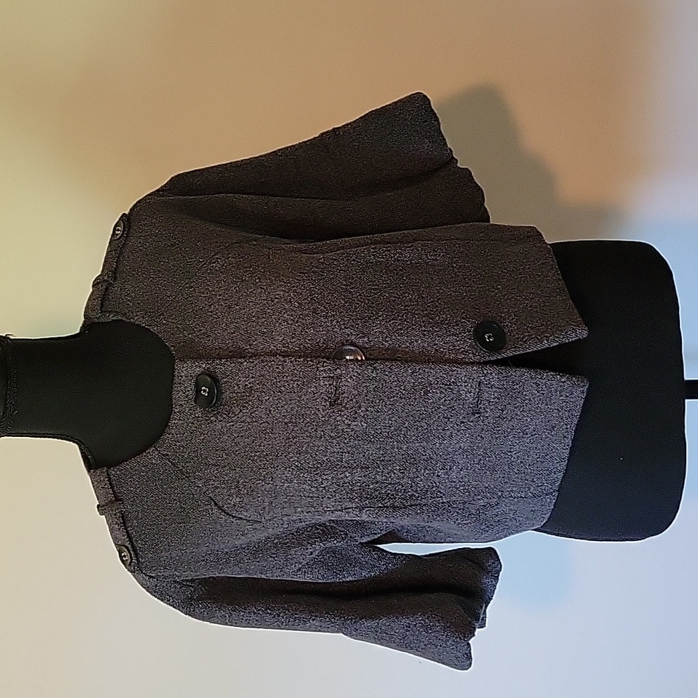 Elle size Medium  crop jacket, round neck 3/4 balloon sleeves. Blue-gray/black
